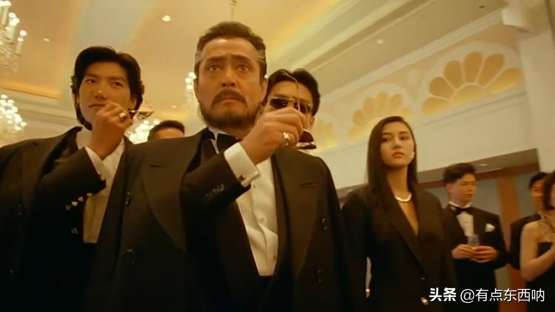 一部28年前的香港科幻片：两大天王当男主，李嘉欣、李若彤为女主