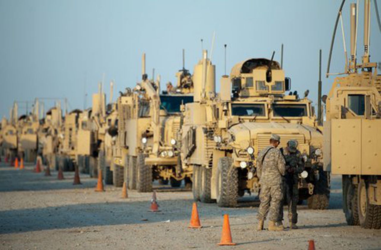 明知实力不行，伊拉克却频频叫板美国，谁给了