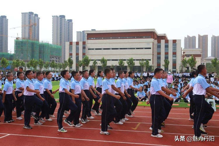 菏泽市实验中学举行2021级新生军训汇报展演(图25)