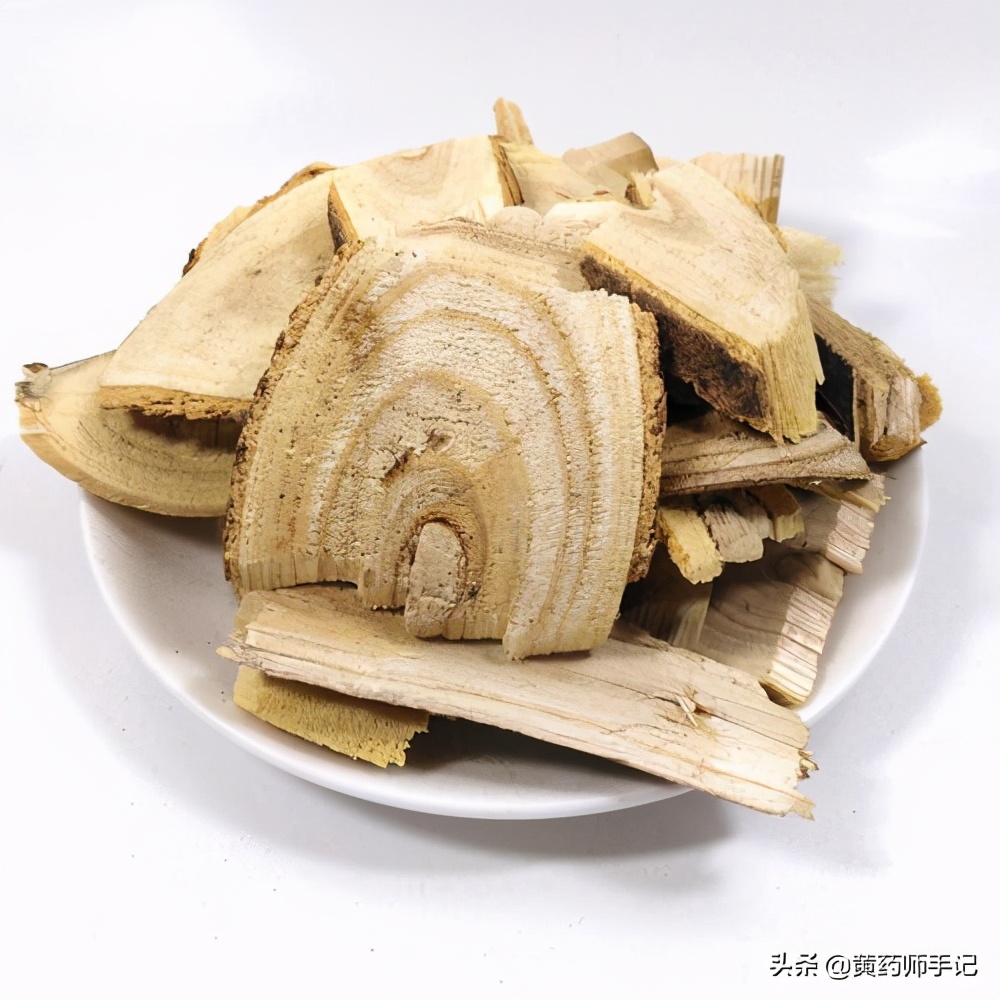 刺五加，功效类似人参，常用于腰膝酸软、体虚乏力、心脑血管疾病