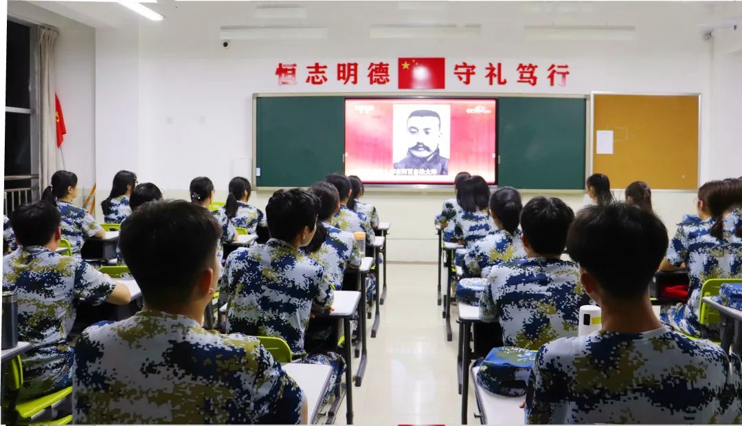 理想照亮未来——我校组织全体师生观看2021《开学第一课》