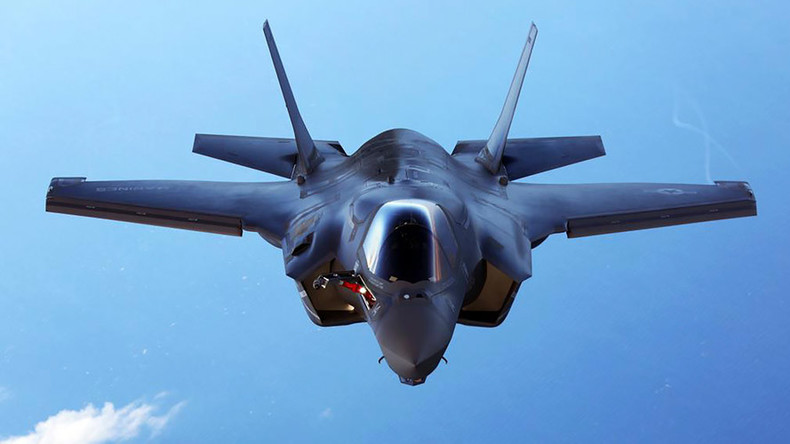 美军30架战机密集升空，在俄罗斯家门口亮剑，五代机已经成主角