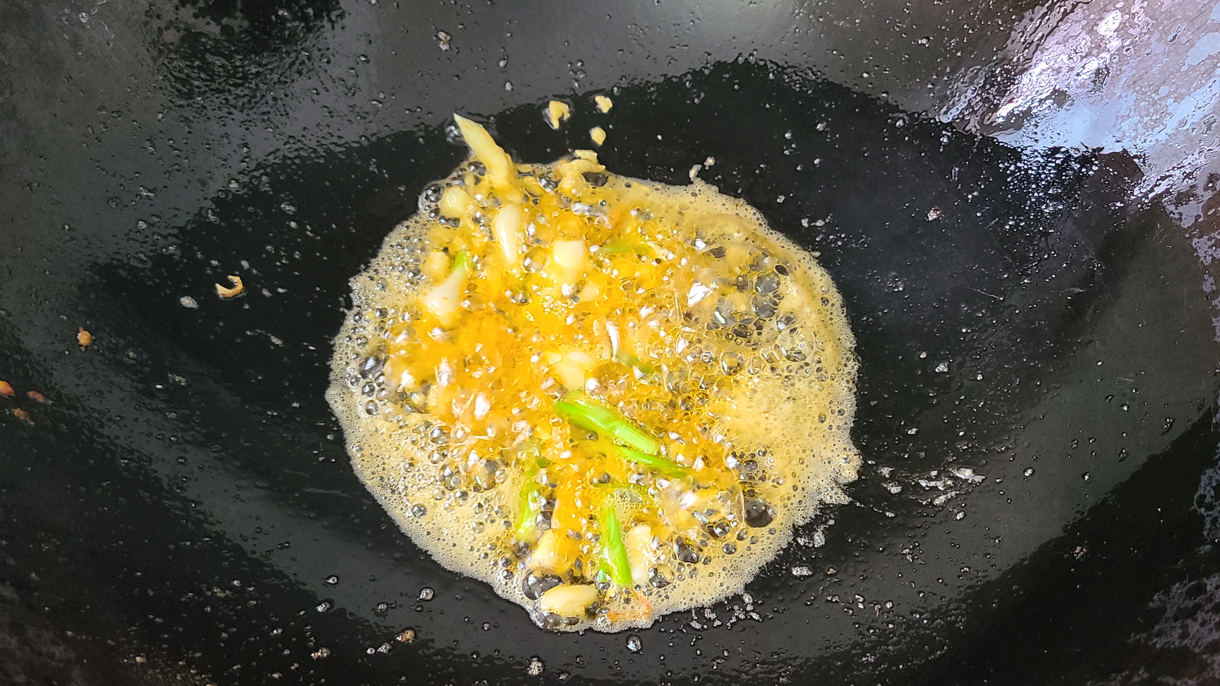 家常版椒盐大虾，又香又好吃，这一道家常菜，下饭下酒都受欢迎