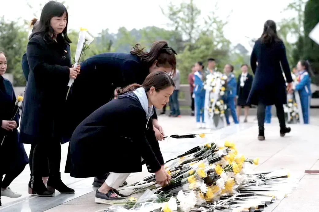 缅怀革命先烈传承红色记忆丨天府新区元音幼儿园举行清明祭扫活动