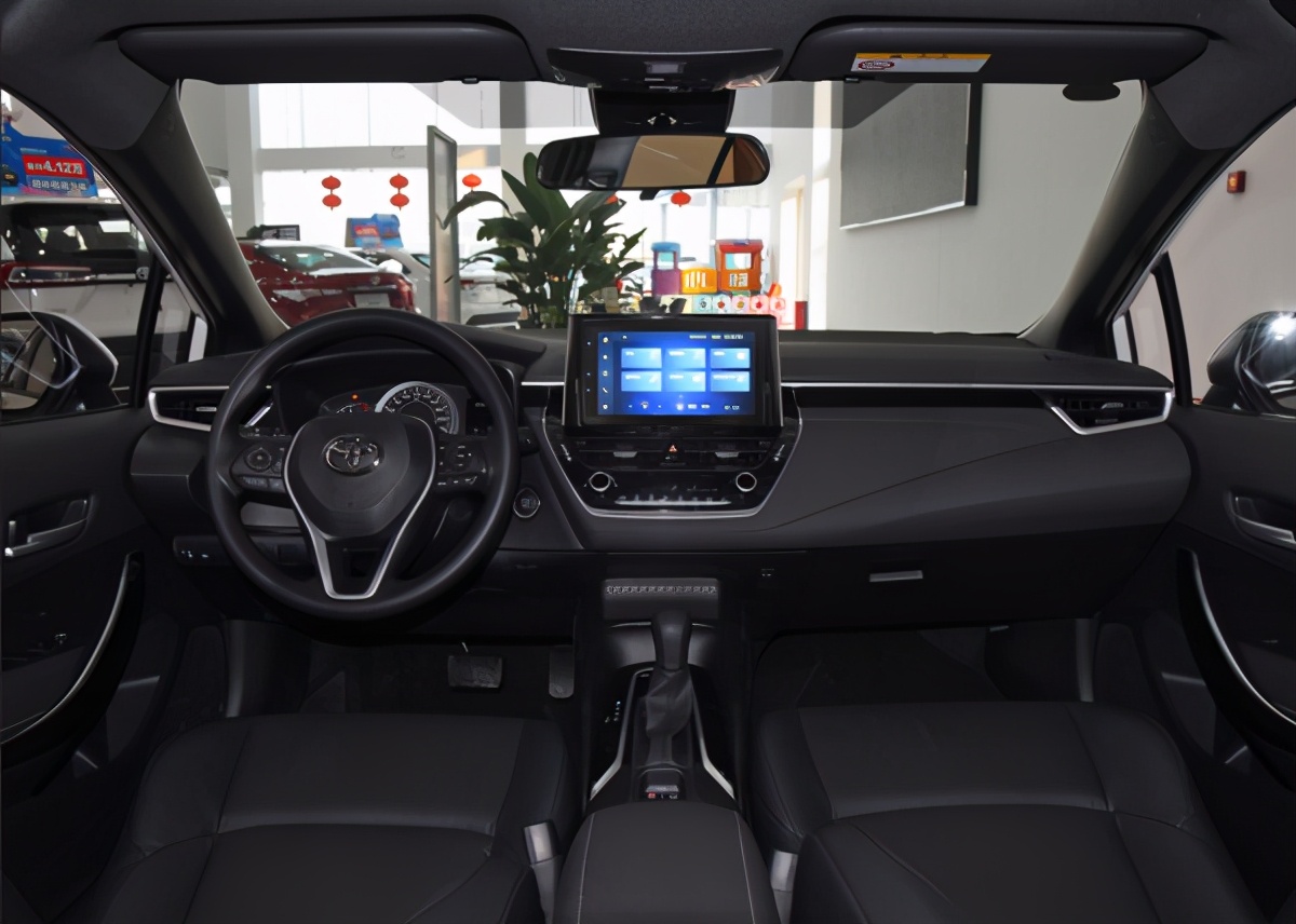 全新2021款丰田雷凌评测，符合家用紧凑型轿车定位