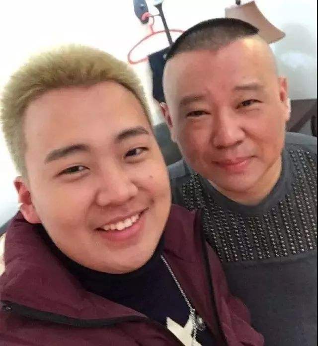 郭麒麟强势吸睛，综艺通告不间断，戏称今年郭德纲得管他要钱