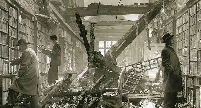 我们都知道苏军攻陷柏林后奸淫掳掠，那英美呢