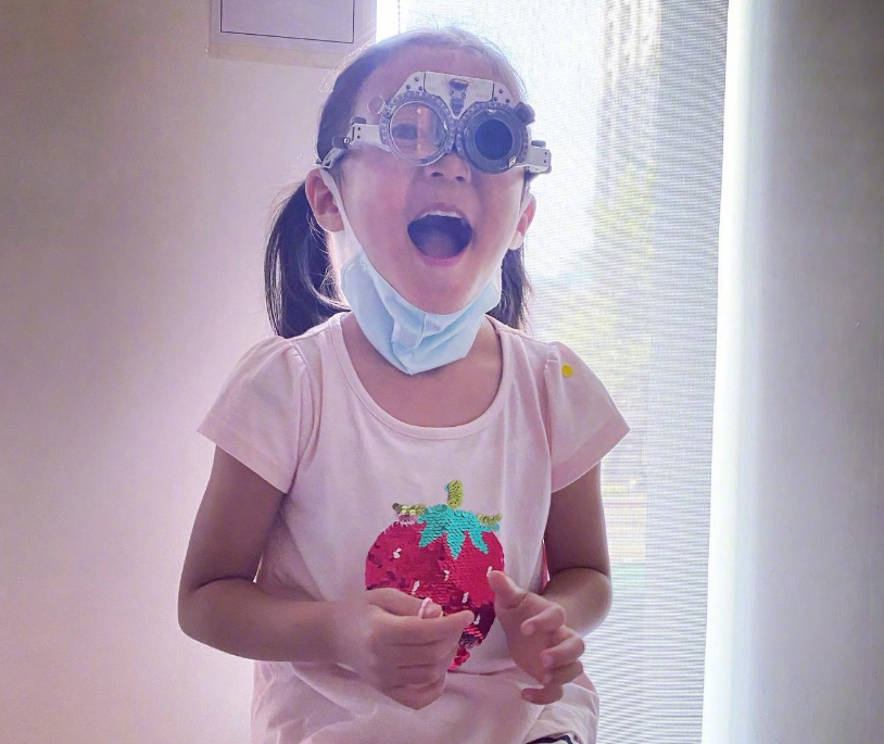 咘咘美照被傳，3歲妹妹波妞意外成焦點，這生圖顏值美翻了呀