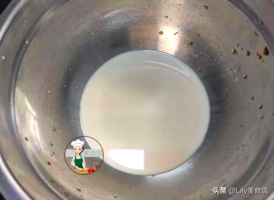 天热我常做这个吃，简单一拌一蒸，糯叽叽的真好吃，养人还不上火