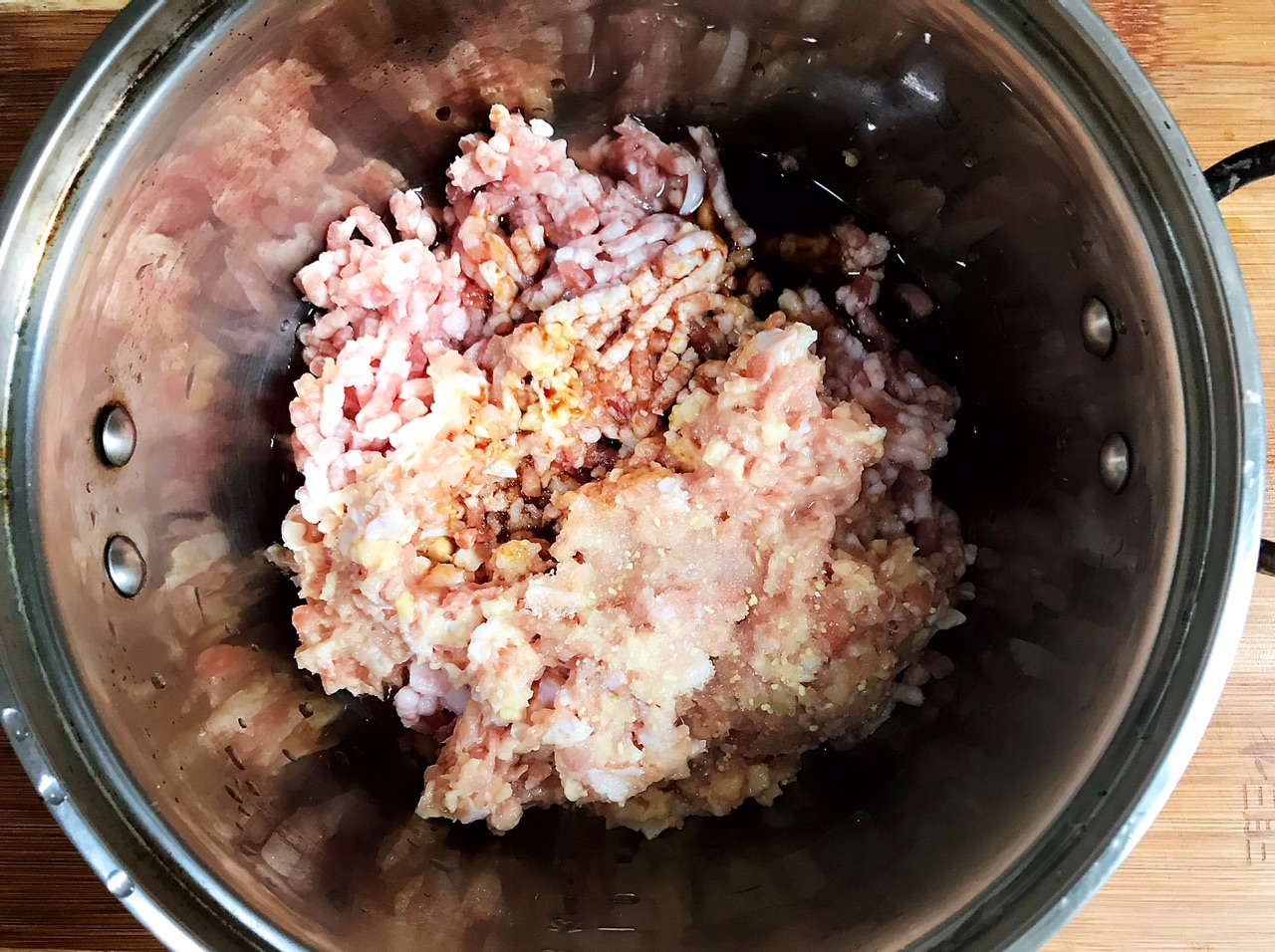 孩子馋嘴想吃煎饺，自己在家做，外脆里嫩，真好吃