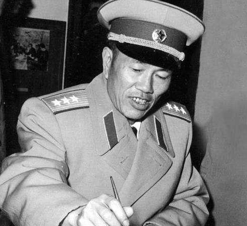 出兵朝鲜前，林彪为何要临阵换将，坚持换掉十三兵团司令员