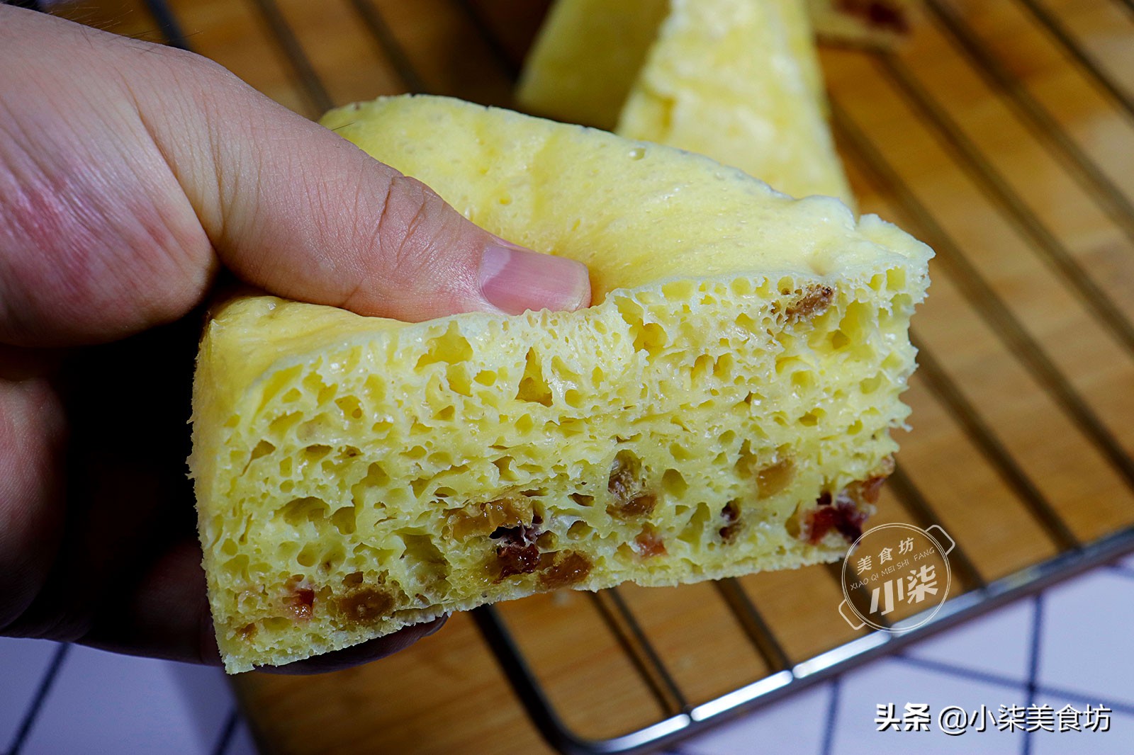 Fat cake lazy recipe, a bowl of flour 3 eggs, chopsticks a stir, soft and not collapse, super delicious