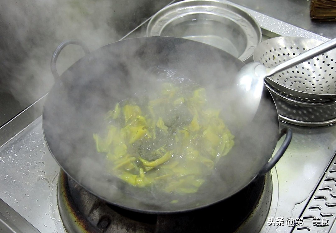 图片[8]-【酸菜牛肉】做法步骤图 处理酸菜有技巧 做对了才酸爽嫩滑-起舞食谱网