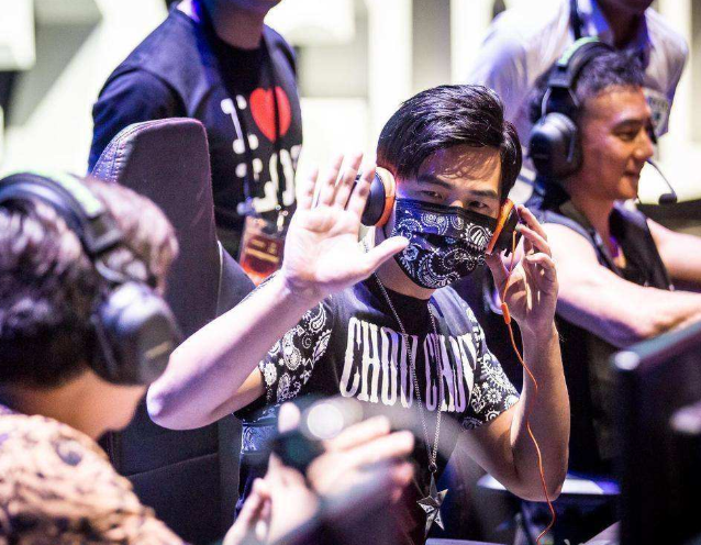 他们不仅是专业演员与歌手，也是隐藏的"电竞达人"，林俊杰最拼