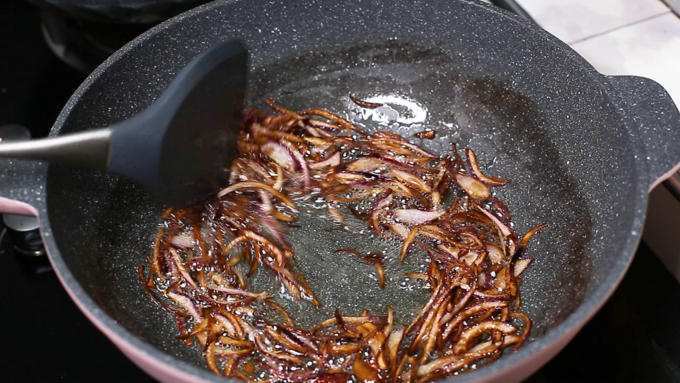图片[6]-大厨教你葱香鱼火锅，做法简单，鱼肉鲜香入味，实在太好吃了-起舞食谱网