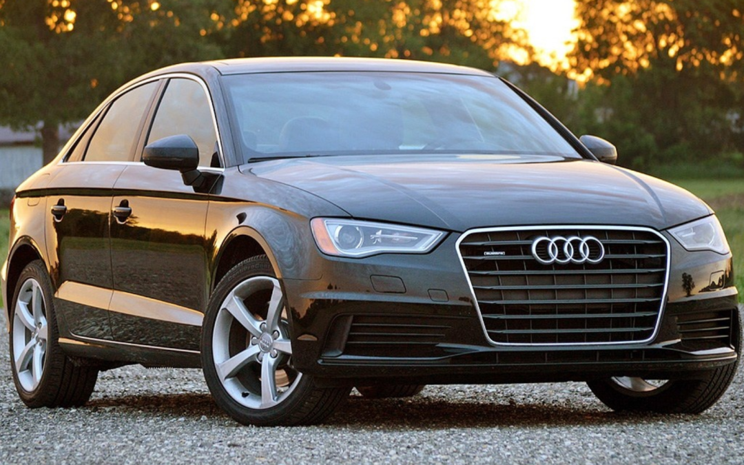 宾利第20万辆新车下线；奔驰EQS超大屏幕内饰发布