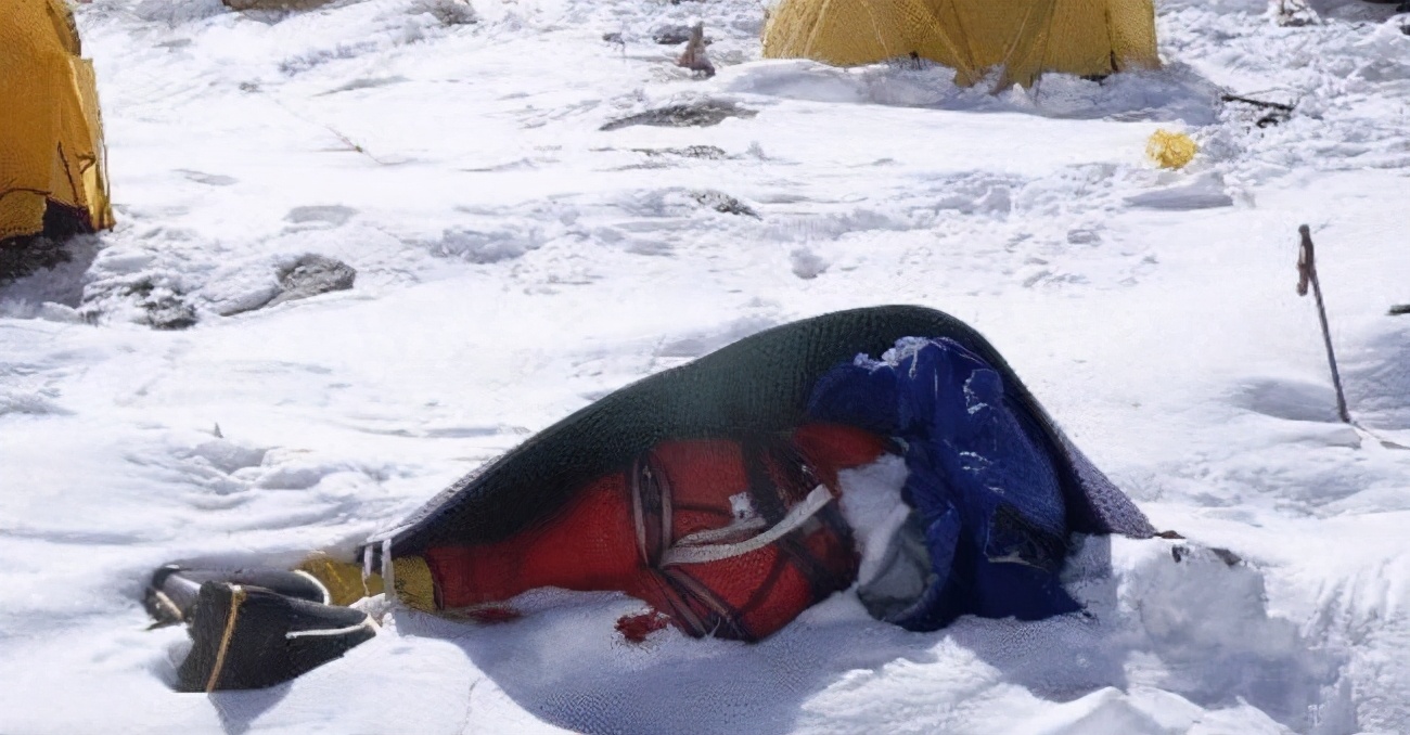 Green boots, Sleeping Beauty, Everest's most famous victims, why no one
