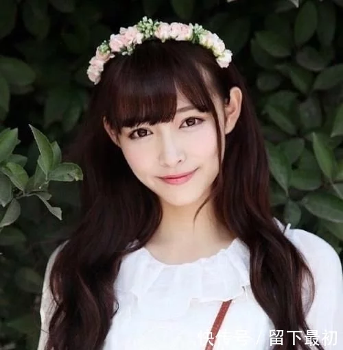 许佳琪为何放弃刘海？当看到她的齐刘海旧照，