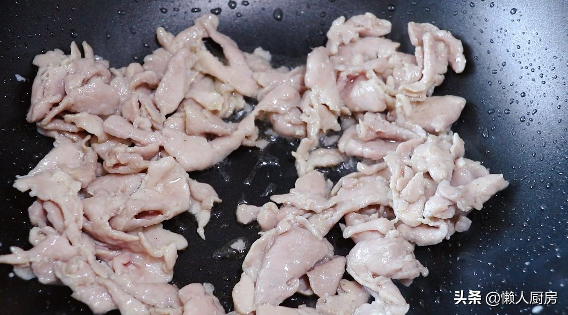 這是快手家常菜絲瓜炒肉片，豬肉這樣上漿，吃著嫩滑