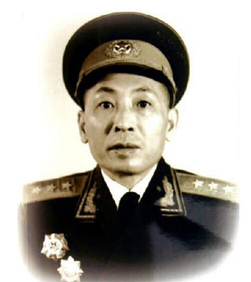 孟良崮战役结束，张灵甫毙命，为何枪声突然齐