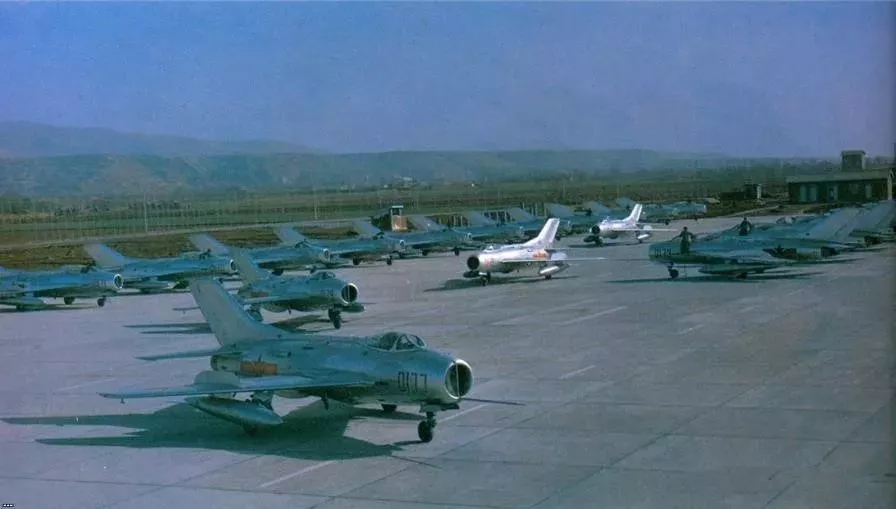 �й���-6KЯ��4öYJ-12A�ߵ����࣬�Ҿ������ƺ�������Σ�