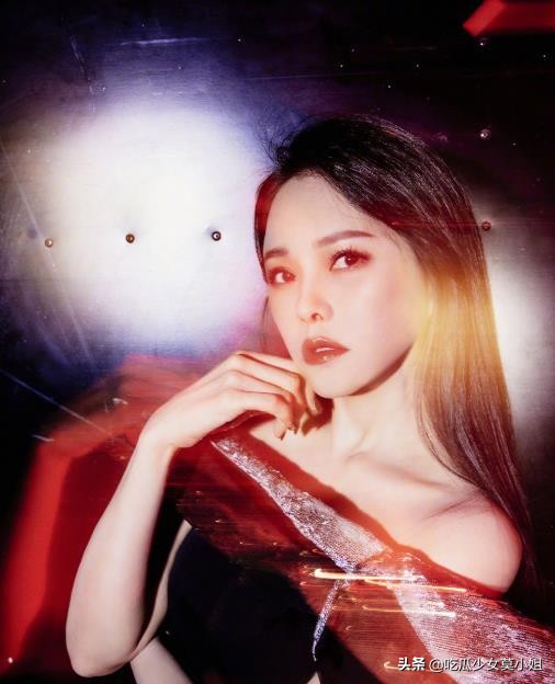 熟女|伊能静发布熟女宣言，52岁大胆秀小蛮腰计划今年进组拍戏