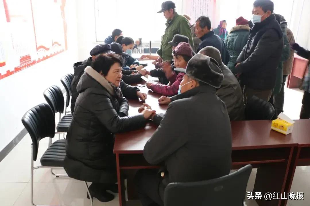 赤峰市蒙中医药“医播歌乐”联合党委开展送健康 送温暖志愿服务活动