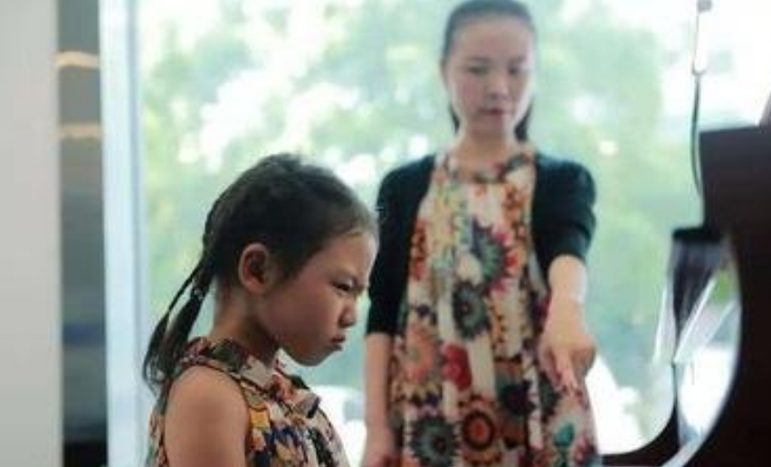 父母越老越会明白，学习差的孩子才是来“报恩”的，别分不清楚