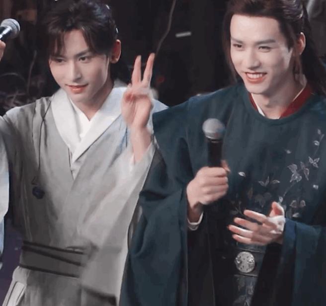 Gong Jun X Zhang Zhehan Concert Highlights Late for More Than 20 Days iNEWS