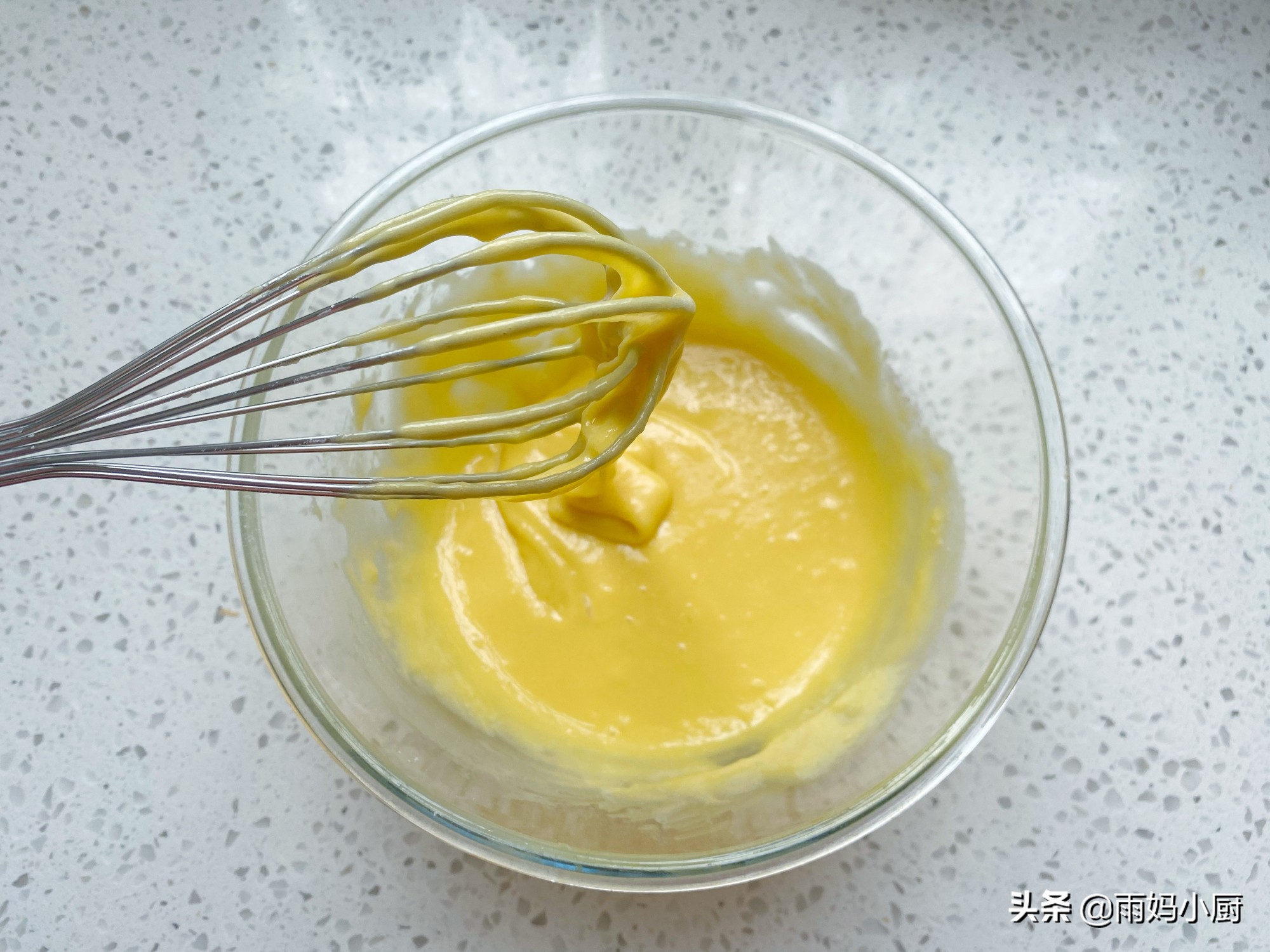 不回缩不塌陷，私房爆款的纸杯蛋糕，松软细腻，新手1次成功