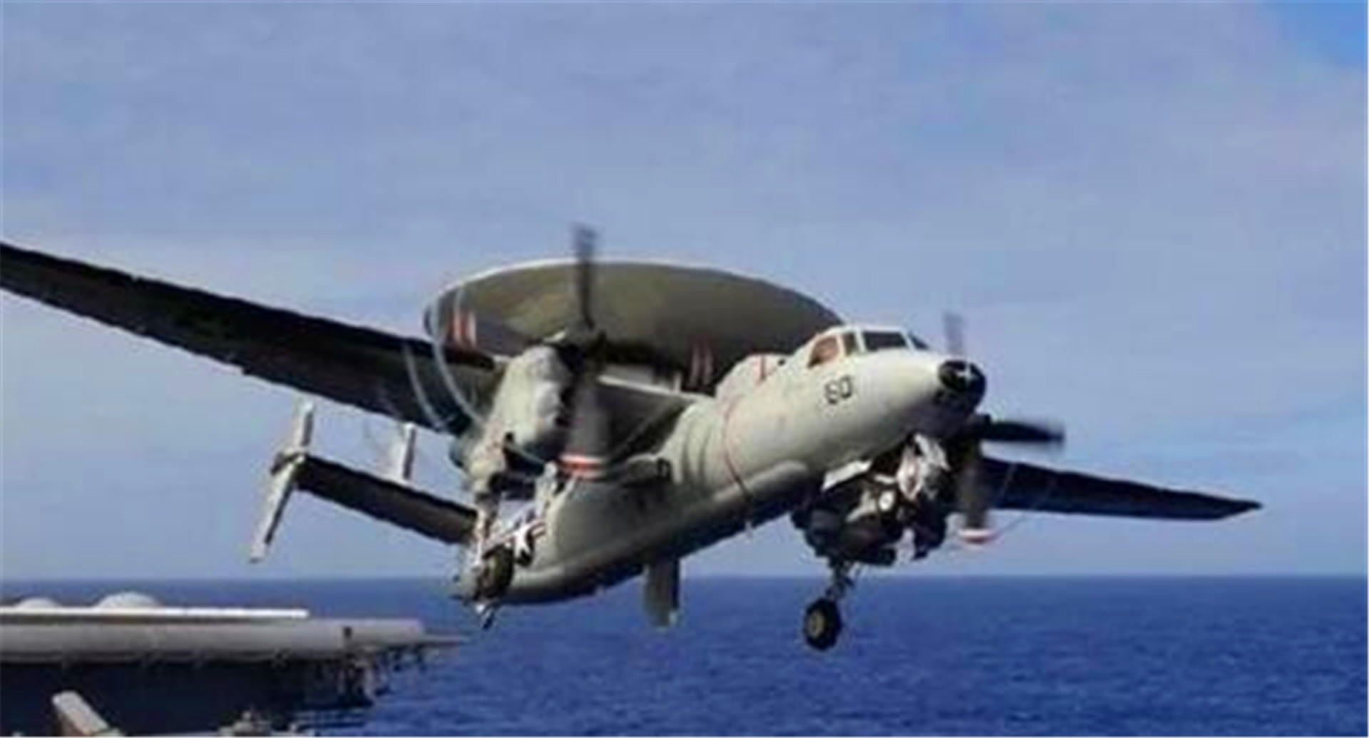 一国表面和中国称兄道弟，背地里却勾结美国，