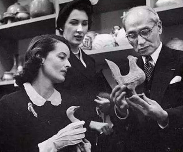 他为发财倒卖文物，迎娶15岁妻子，意在与岳母偷