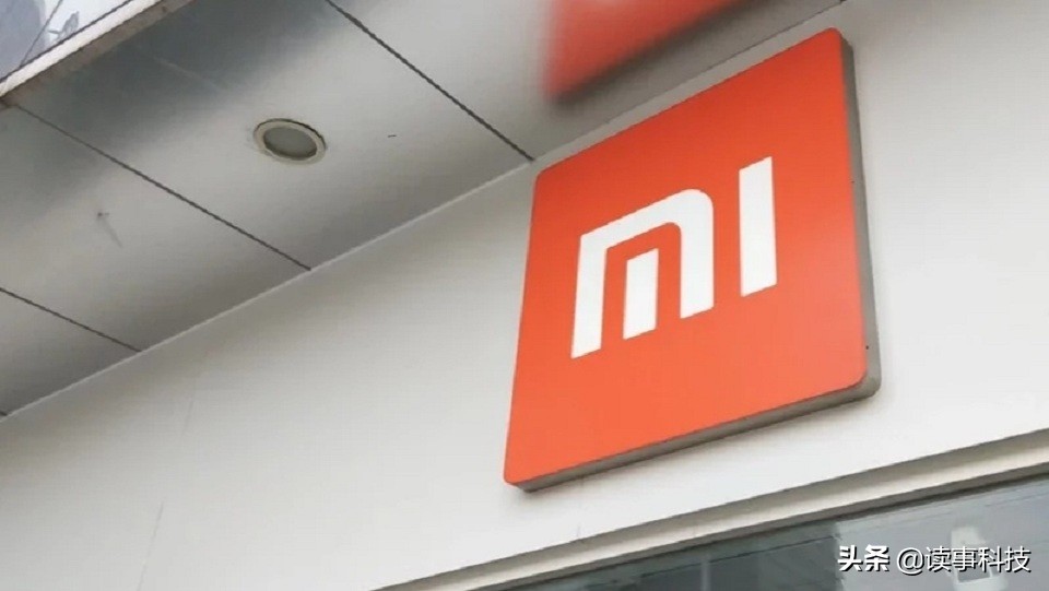 小米比华为厉害？小米2个月告赢美国，华为2年连