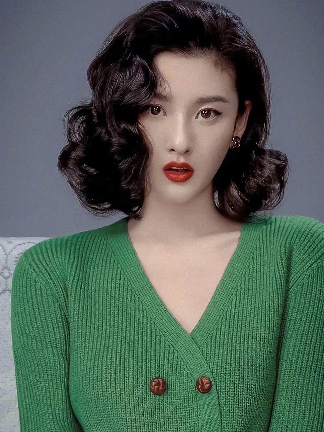 过时单品反成为时髦标签？上世纪的复古港风，如今竟让女星都沦陷