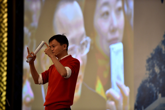 娃哈哈宗庆后：42岁创业，3次问鼎首富，76岁却二次创业，为啥？