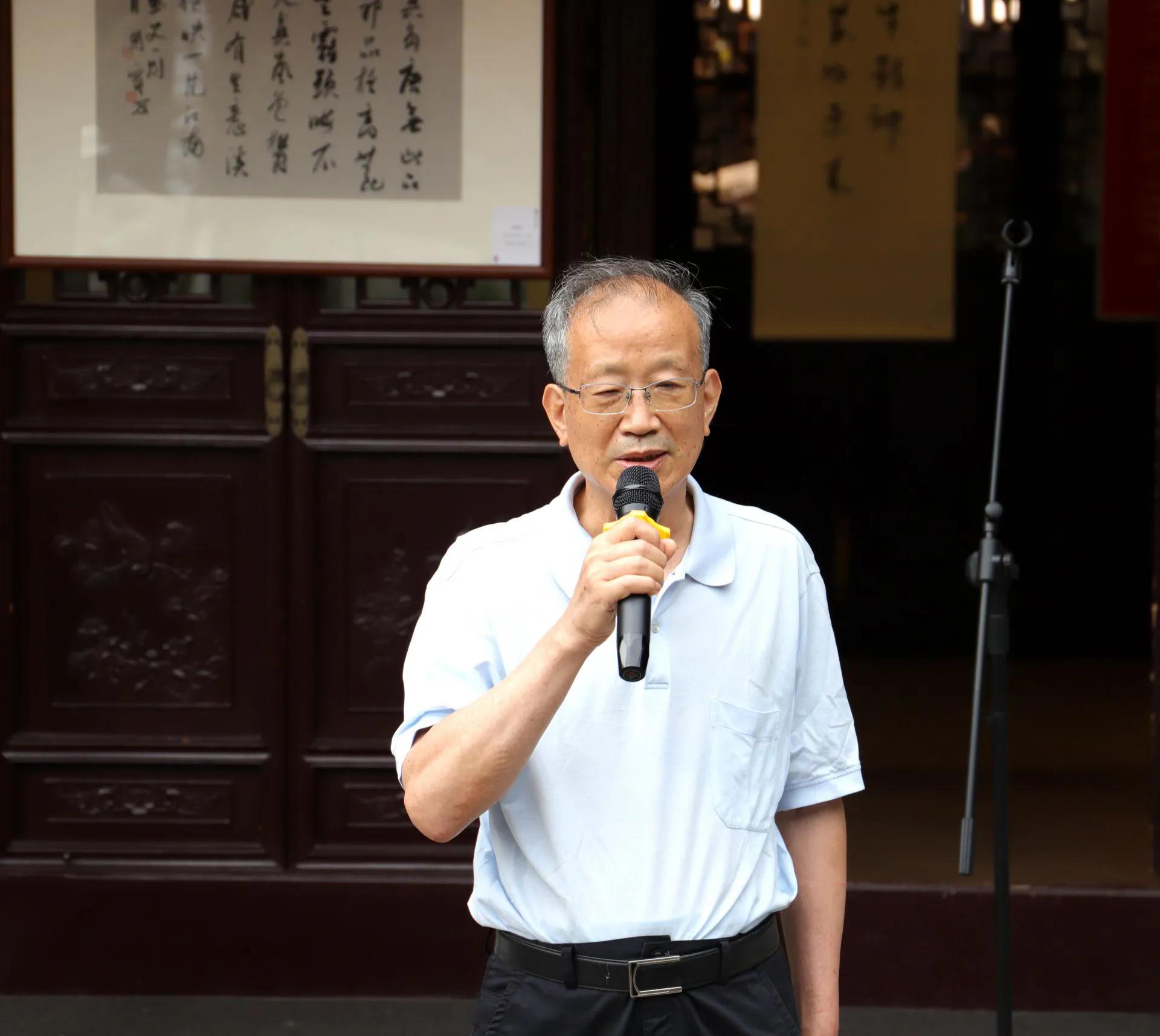 武汉市政协委员侯立新受邀参加“发扬三牛精神”中国书画作品展