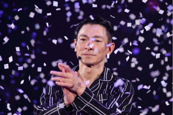 五位低学历明星：岳云鹏小学毕业，周杰伦高中毕业，但都身家过亿