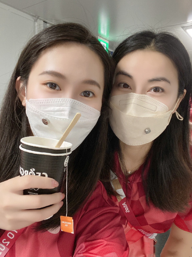 中国跳水队以7金5银收官！郭晶晶晒合照庆祝，再站奥运跳台超感人