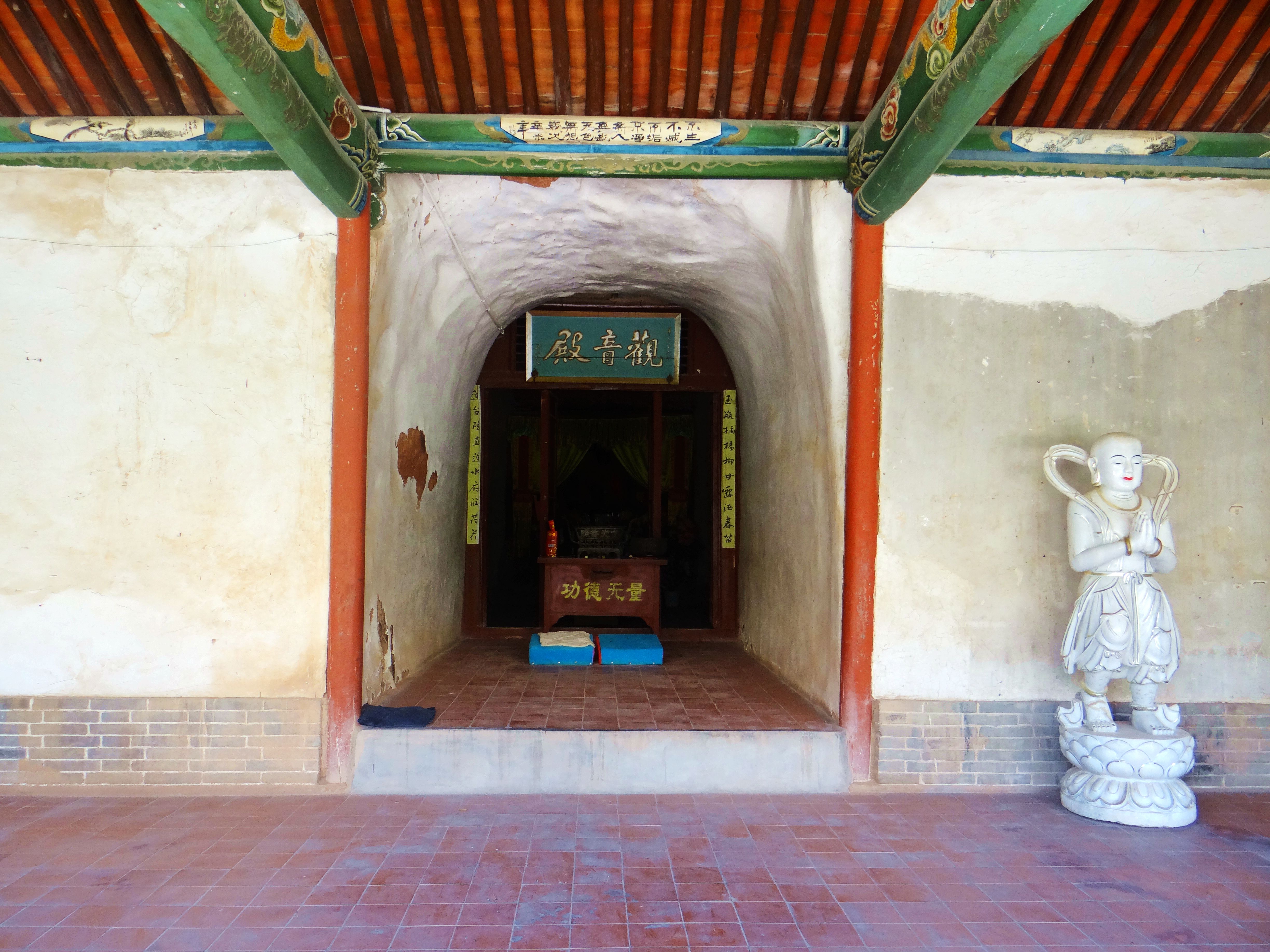 An ancient temple in the deep mountains of 1,400 years, 36 temples and grottoes, a very spectacular scenery