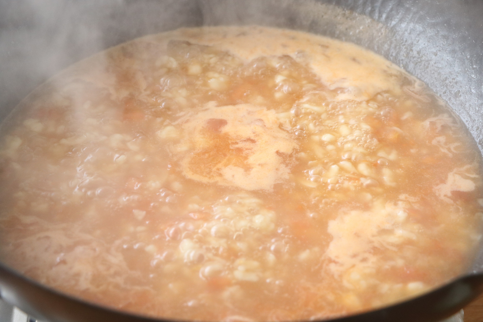 天氣冷，早餐來一碗疙瘩湯，喝一碗全身暖和，比豆漿油條好多了