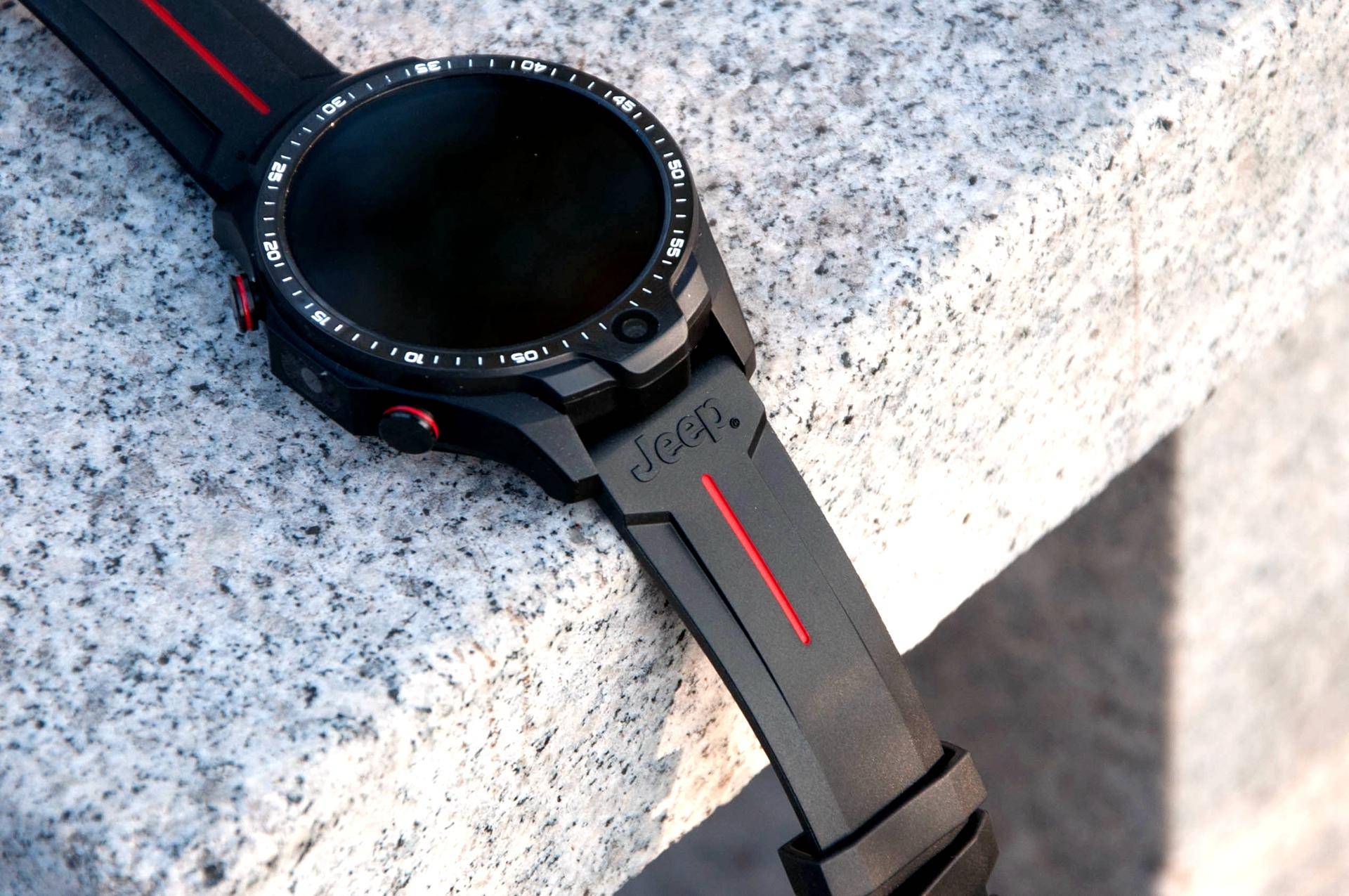 Jeep黑骑士智能手表：高清双摄独立通话，自带64G超大空间