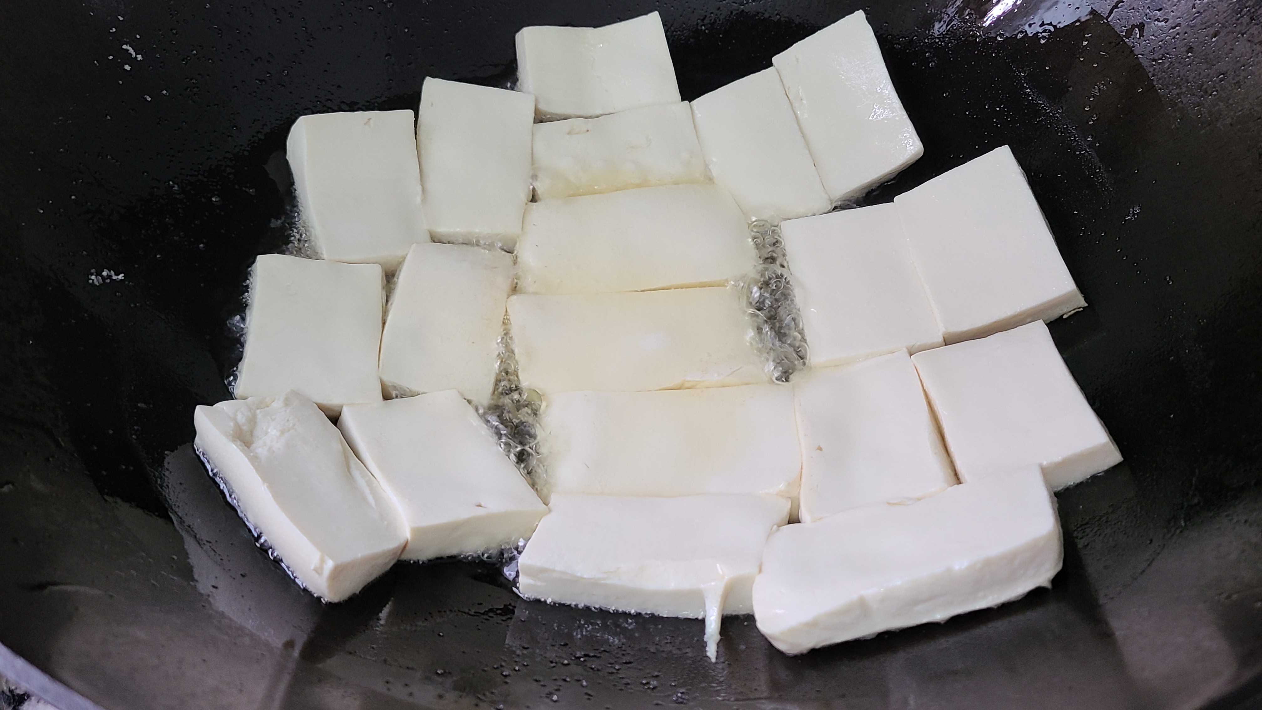 家常版白菜豆腐煲，简单好吃味道棒，天冷吃这道菜正好