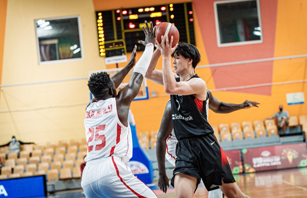 66-104！6连败！日本队又输了，单节7-18被吊打，目送对手首胜