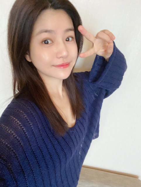 陈妍希晒父子合照为老公庆生，陈晓甜蜜回应祝福，夫妻互动超有爱