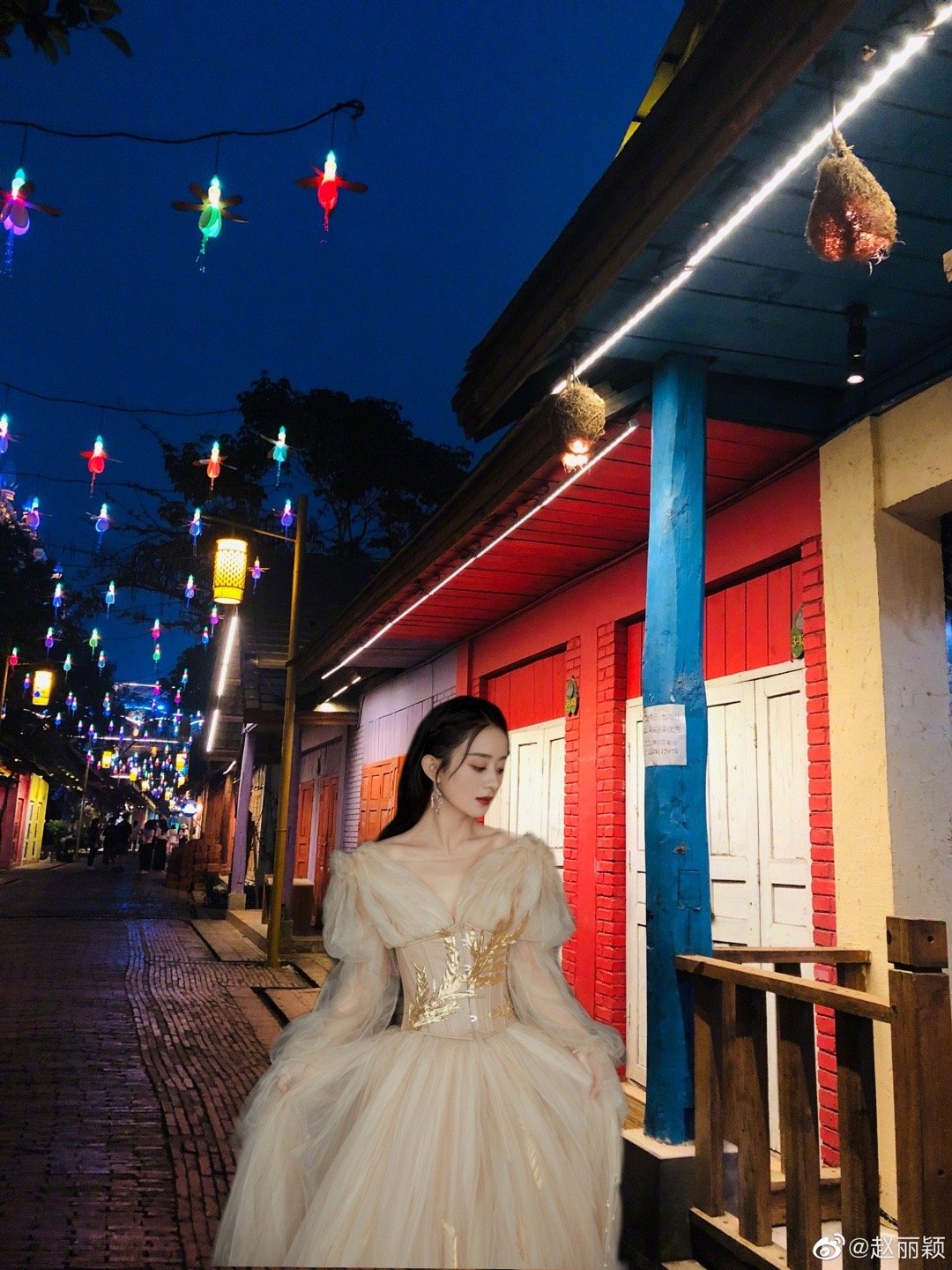 Zhao Liying is basked in " oneself are patted " after the photograph, vermicelli made from bean starch is initiative P graph contest, whose P to see best? 