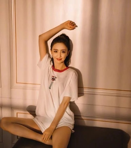 陈思诚卡点祝福佟丽娅生日快乐，网友纷纷讽刺：大可不必
