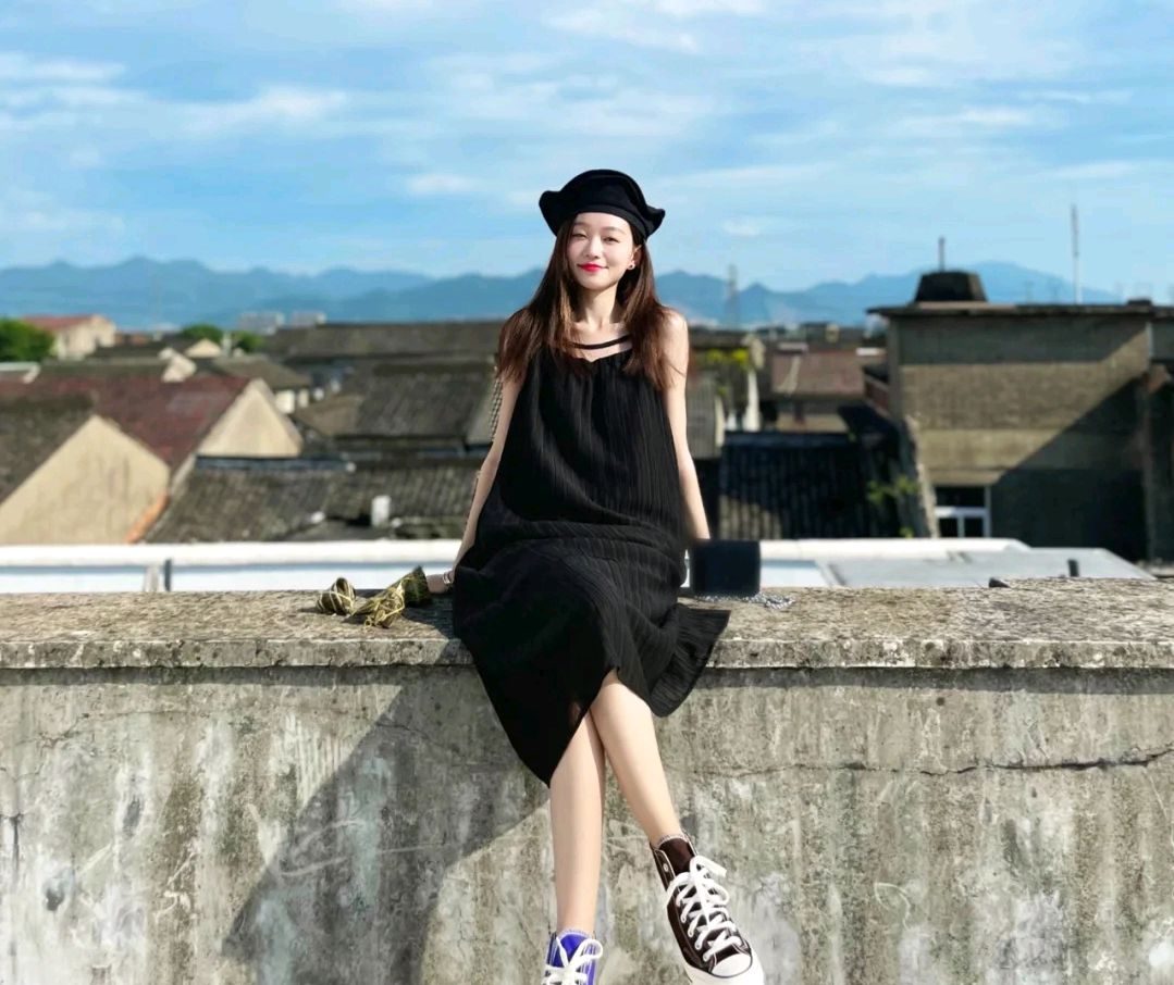 女生的服裝穿搭要講究，簡約溫柔的穿搭風(fēng)格，可以呈現(xiàn)優(yōu)雅的氣質(zhì)