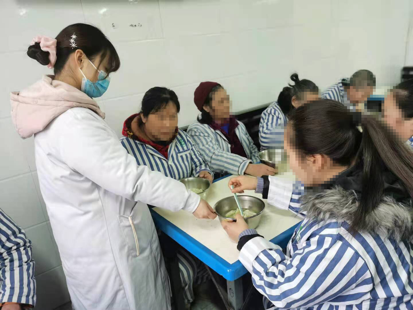 病房年味儿别样浓——乐山市精卫中心饺子飘香迎春节