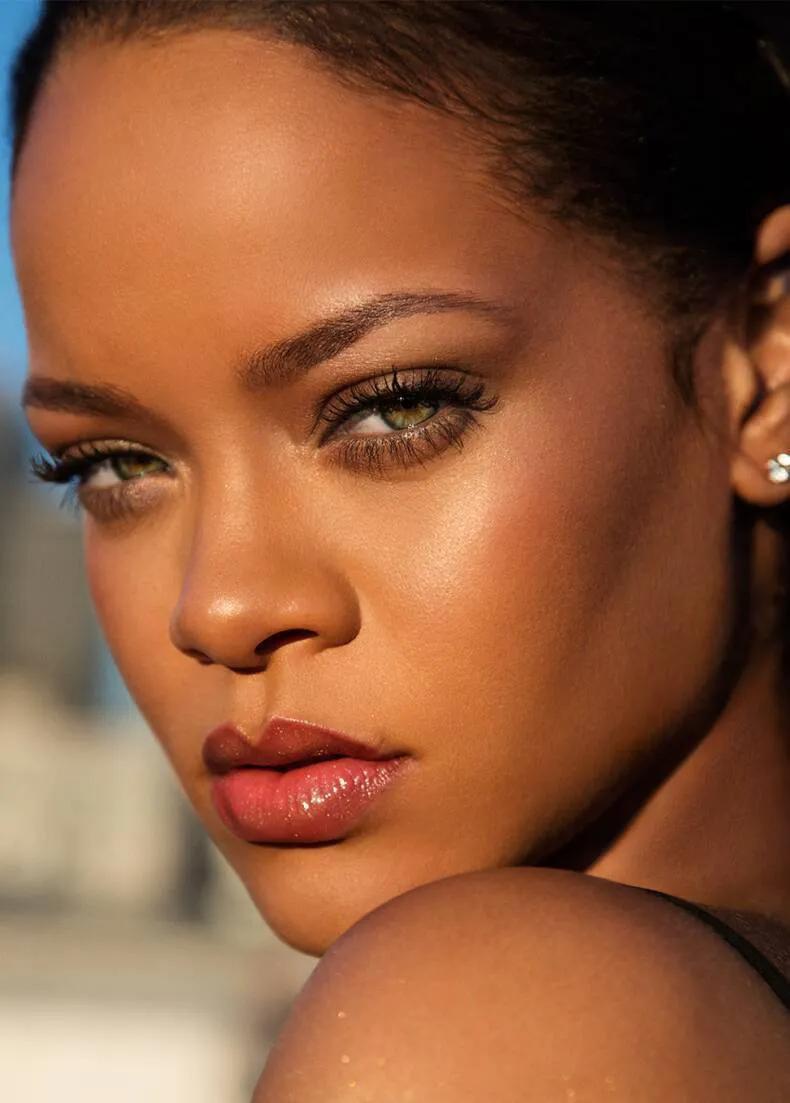 rihanna-becomes-the-world-s-richest-female-singer-inews