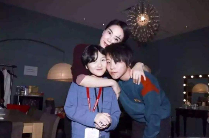 有种“整骨式长大”叫庾澄庆伊能静的儿子，近